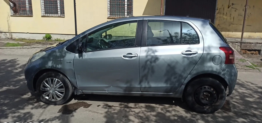 Toyota Yaris cena 4900 przebieg: 250000, rok produkcji 2007 z Puławy małe 56